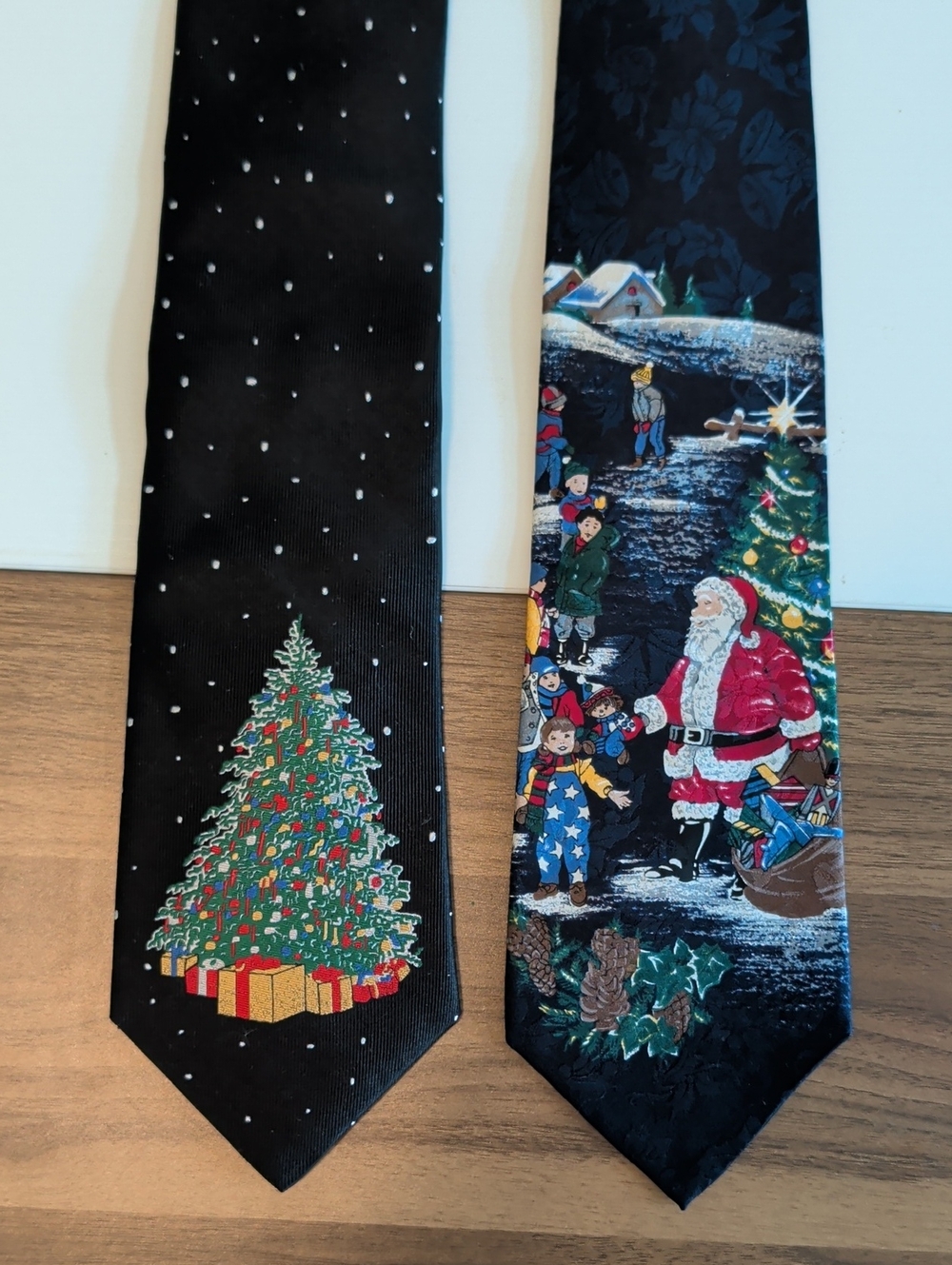 Christmas Men's Silk Tie - 2 PACK Vintage Daniel Cremiuex Wembley